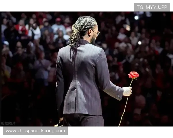 球衣退役商业价值:罗斯1号仪式带动公牛周边销售 球衣退役商业价值:罗斯1号仪式带动公牛周边销售